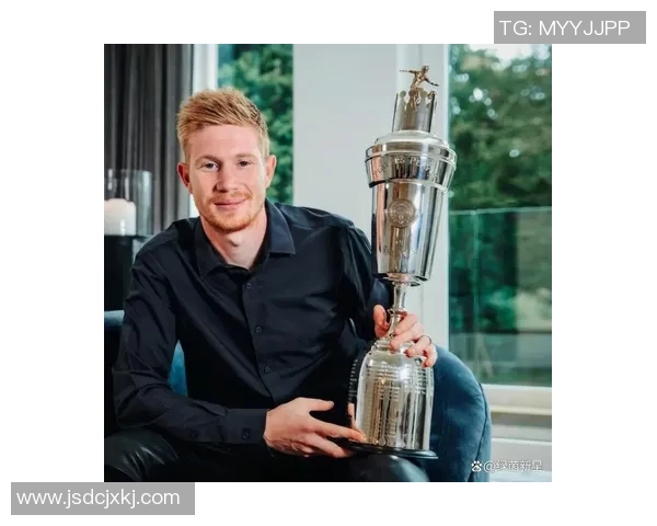 哈维西蒙斯的崛起之路：从青训天才到足坛新星的精彩旅程